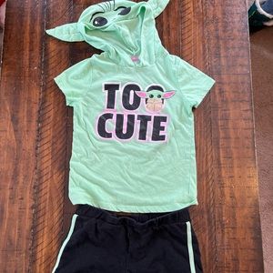 Baby Yoda outfit size 8